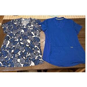 Scrub Bundle of 2 Medical‎ Uniform Top Moisture Wicking Stretch Blue Paisley  M